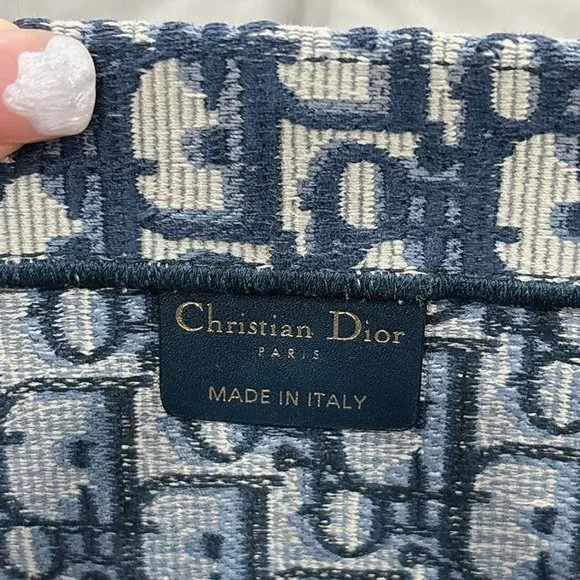 99% NEW BOOKTOTE, DIOR MEDIUM SIZE PICTURE UPDATED - Picture 6 of 9